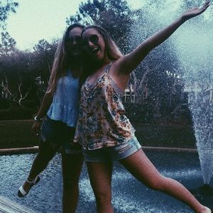 Meet your Posher, Hailey